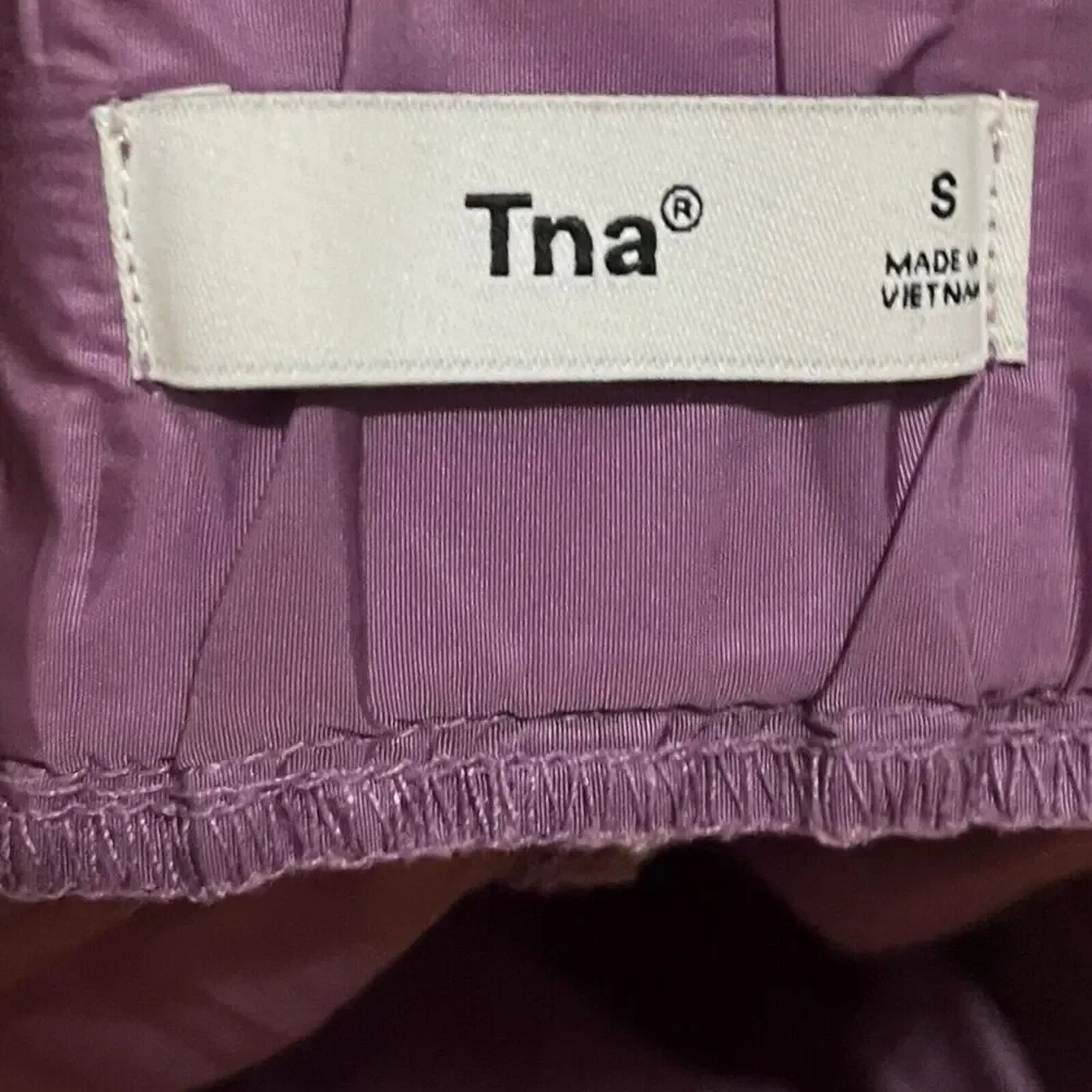 Aritzia these tna